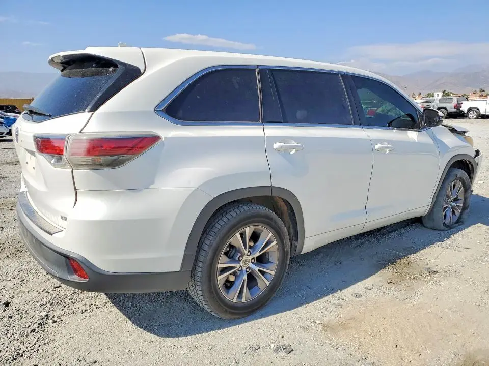 2015 TOYOTA HIGHLANDER LE PLUS  