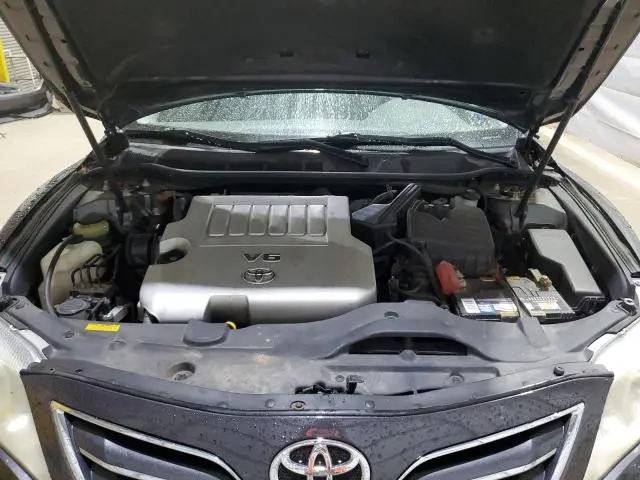 2011 TOYOTA CAMRY SE  