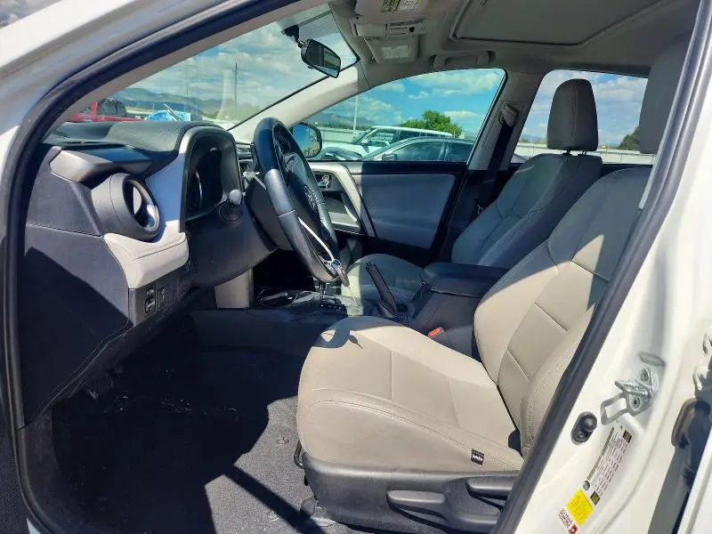 2016 TOYOTA RAV4 XLE  