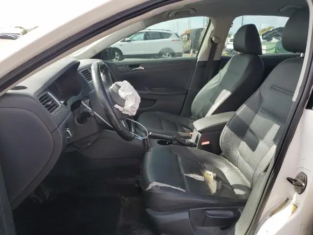 2011 VOLKSWAGEN JETTA SE  