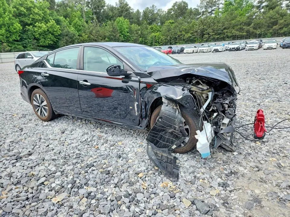 2021 NISSAN ALTIMA SV  