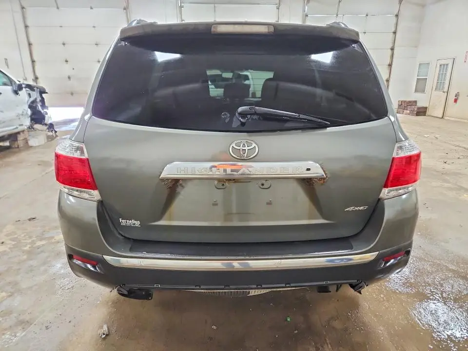 2011 TOYOTA HIGHLANDER BASE  