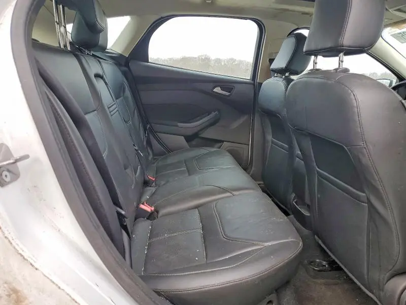 2016 FORD FOCUS SE  