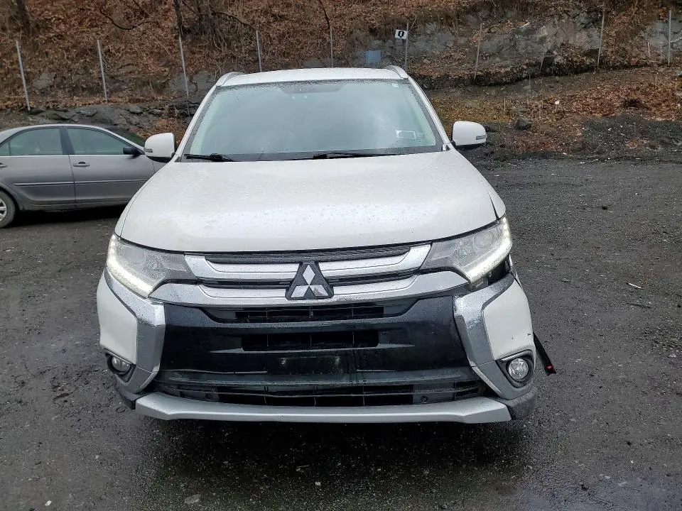 2018 MITSUBISHI OUTLANDER SE  