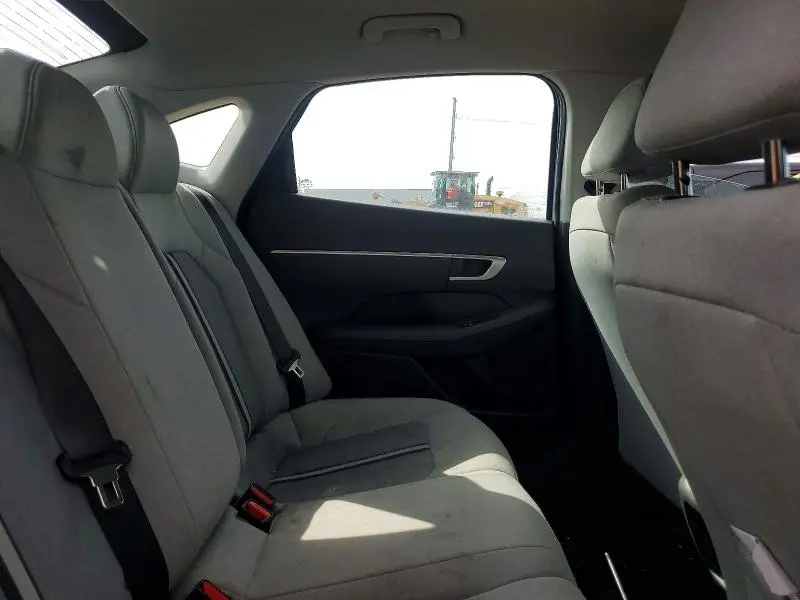 2020 HYUNDAI SONATA SE  