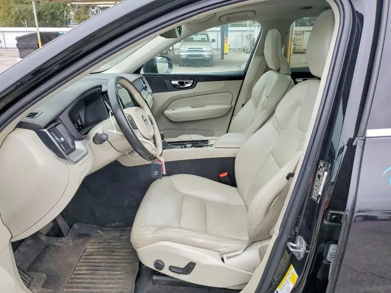 2019 VOLVO XC60 T5 MOMENTUM  