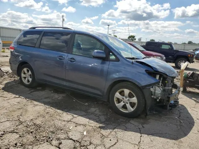 2014 TOYOTA SIENNA LE  