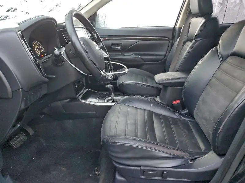 2019 MITSUBISHI OUTLANDER SE  