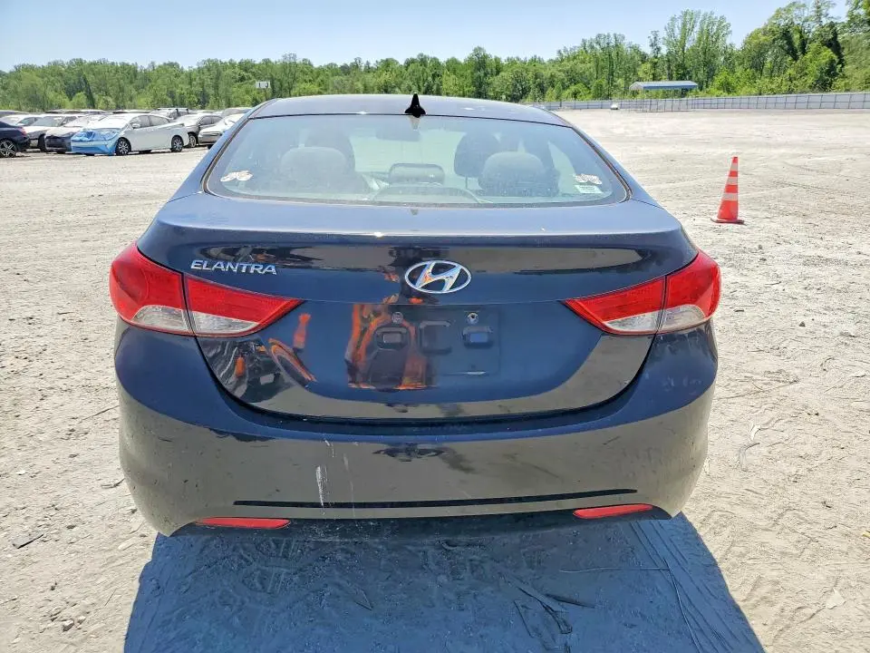 2013 HYUNDAI ELANTRA GLS  