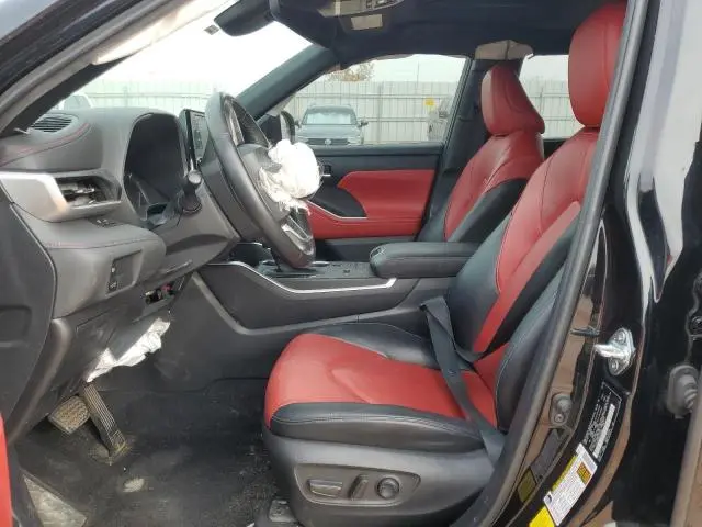 2022 TOYOTA HIGHLANDER XSE  