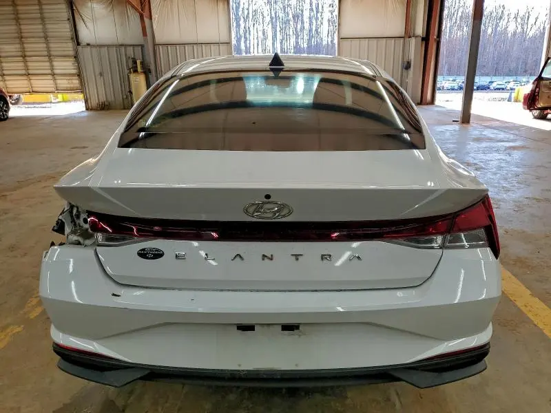 2022 HYUNDAI ELANTRA SEL  