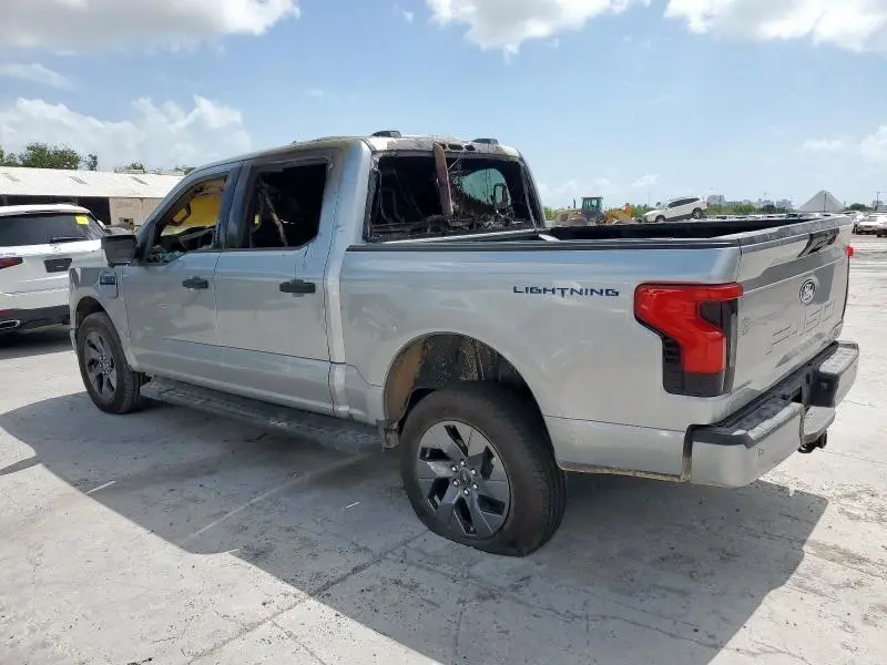2024 FORD F150 LIGHTNING XLT  