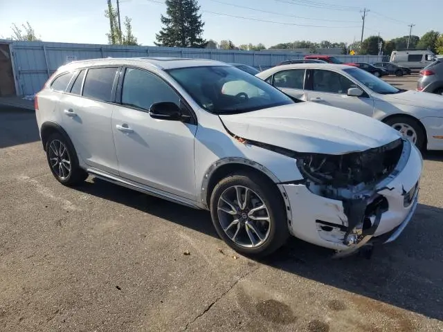 2017 VOLVO V60 CROSS COUNTRY PREMIER  