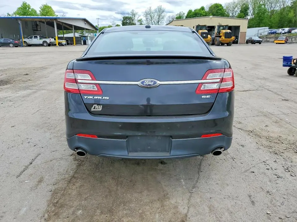 2015 FORD TAURUS SEL  