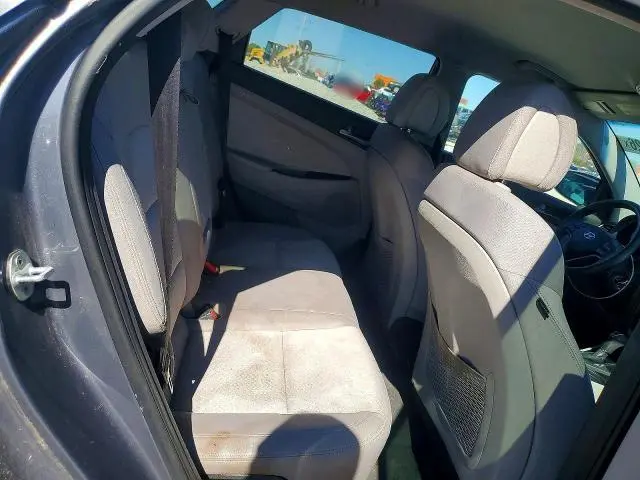 2016 HYUNDAI TUCSON SE  