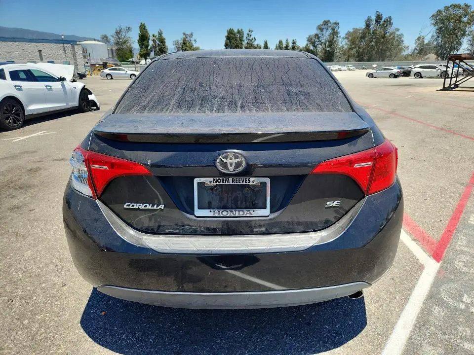 2018 TOYOTA COROLLA SE  