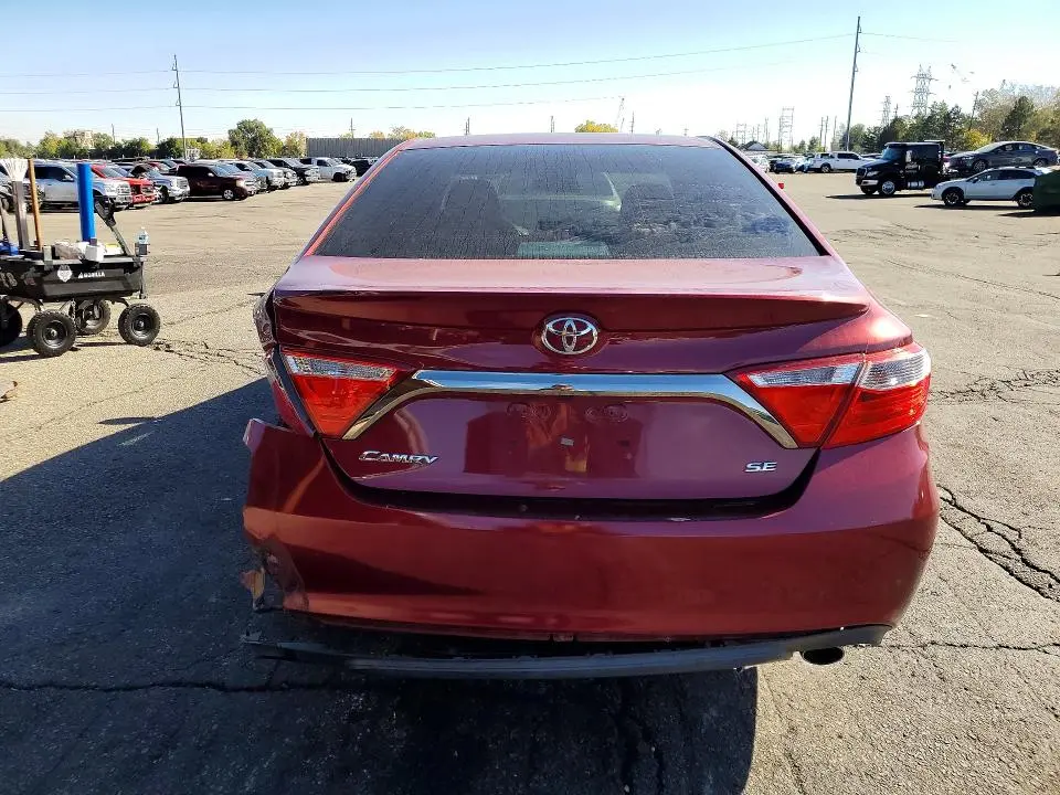2017 TOYOTA CAMRY SE  