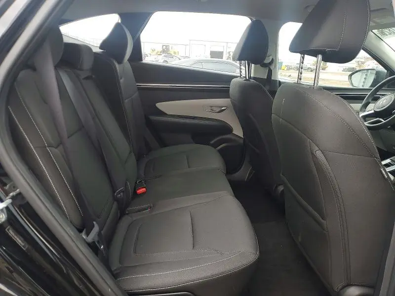 2022 HYUNDAI TUCSON SE  