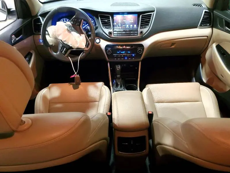 2017 HYUNDAI TUCSON SE PLUS  