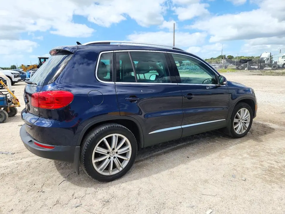 2016 VOLKSWAGEN TIGUAN S  