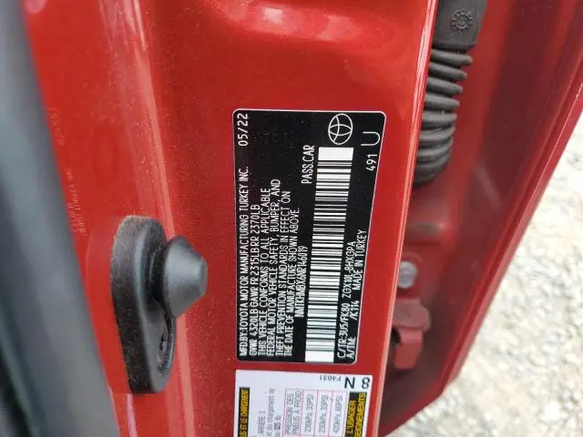 2022 TOYOTA C-HR XLE