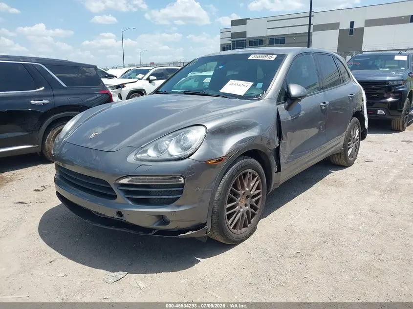 2013 PORSCHE CAYENNE  