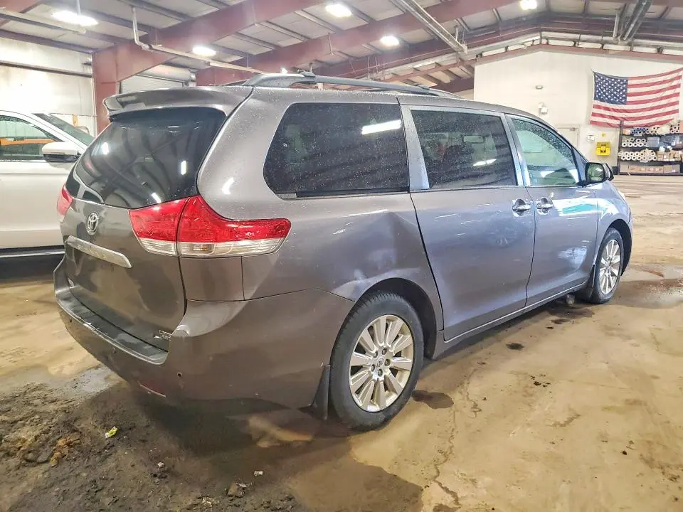 2011 TOYOTA SIENNA XLE 7-PASSENGER  