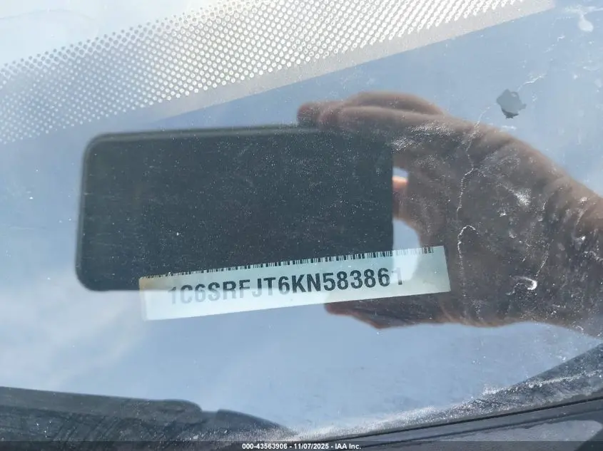 2019 RAM 1500 LARAMIE  4X4 5'7 BOX