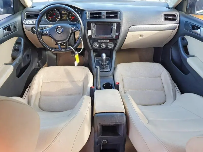2016 VOLKSWAGEN JETTA SE  