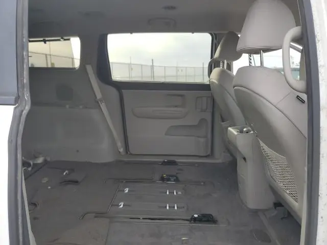 2016 KIA SEDONA LX  