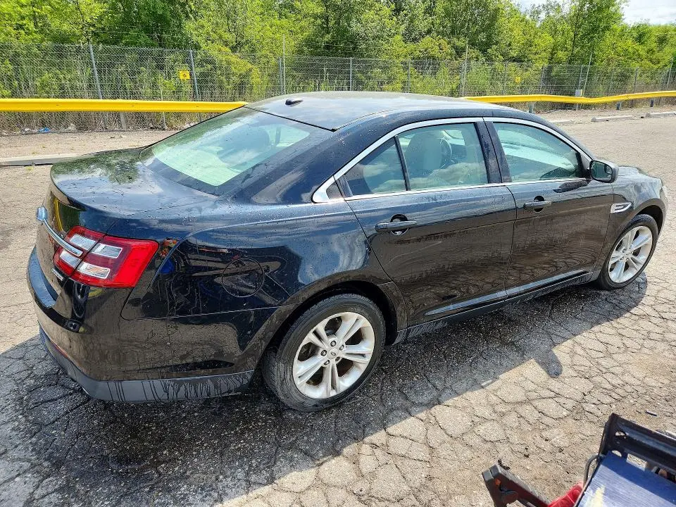 2016 FORD TAURUS SE  