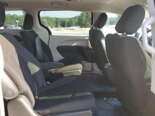 2021 CHRYSLER VOYAGER LX  