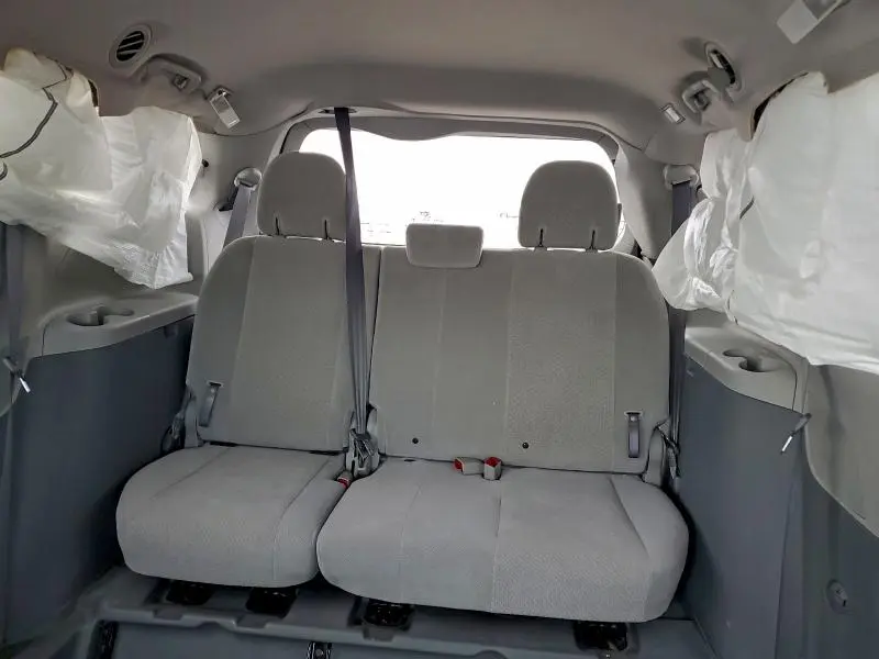 2013 TOYOTA SIENNA LE  