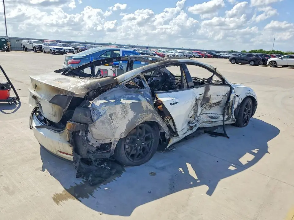 2021 TESLA MODEL 3   