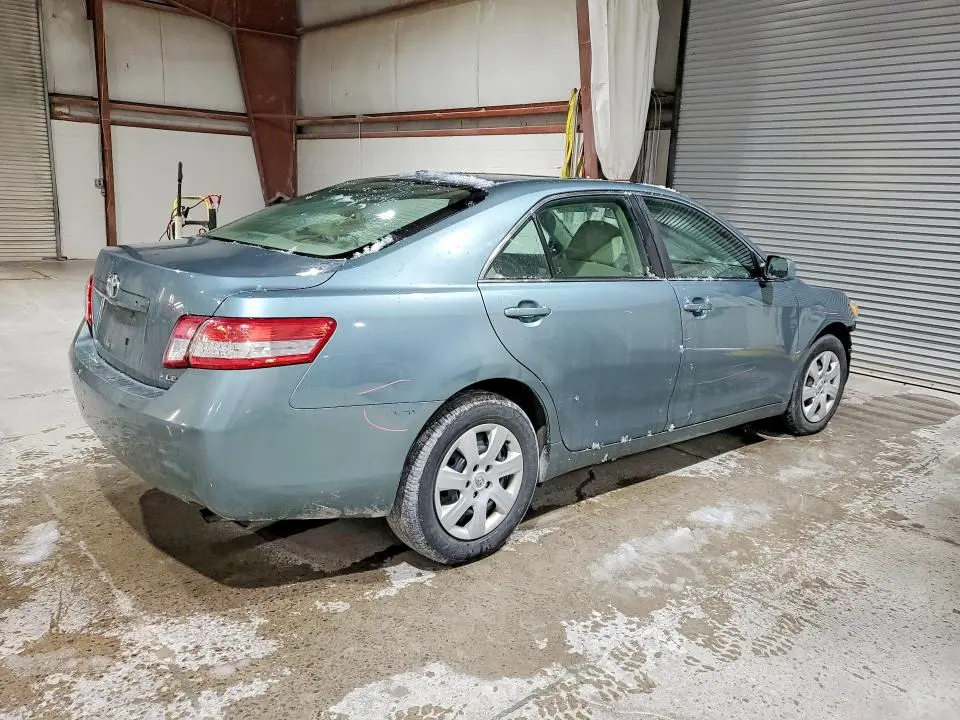 2010 TOYOTA CAMRY LE  