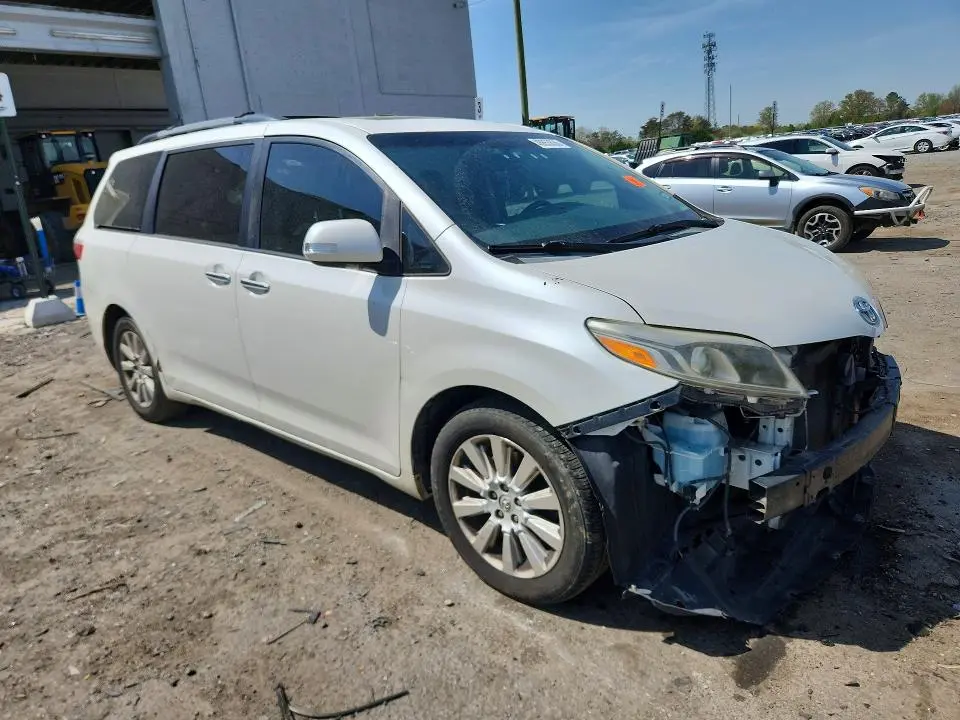 2015 TOYOTA SIENNA LIMITED PREMIUM 7-PASSENGER  