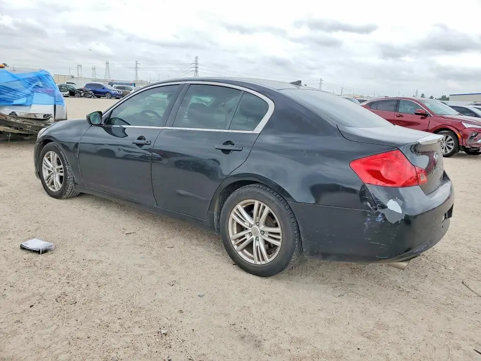 2015 INFINITI Q40 BASE  