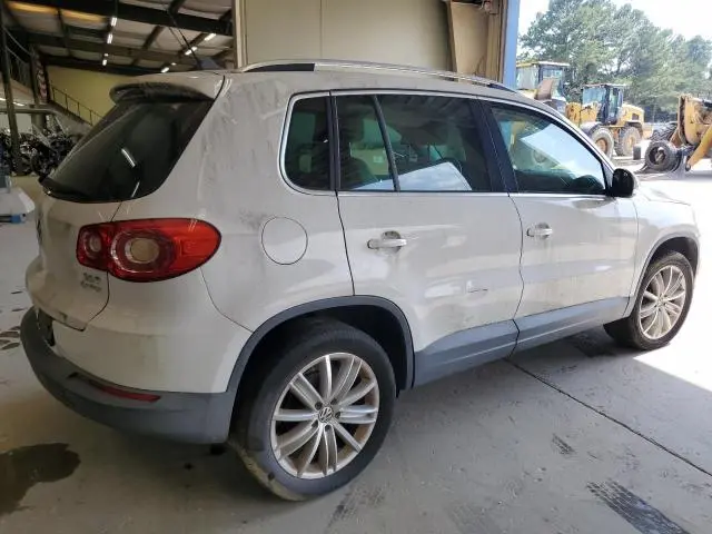 2011 VOLKSWAGEN TIGUAN S  