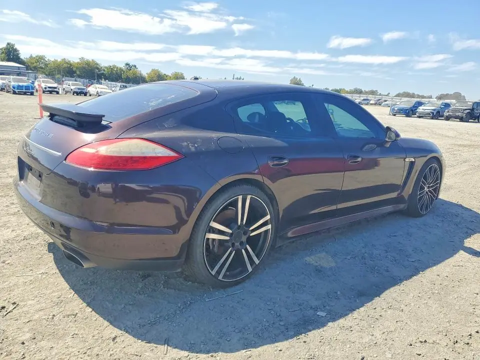 2011 PORSCHE PANAMERA 2  