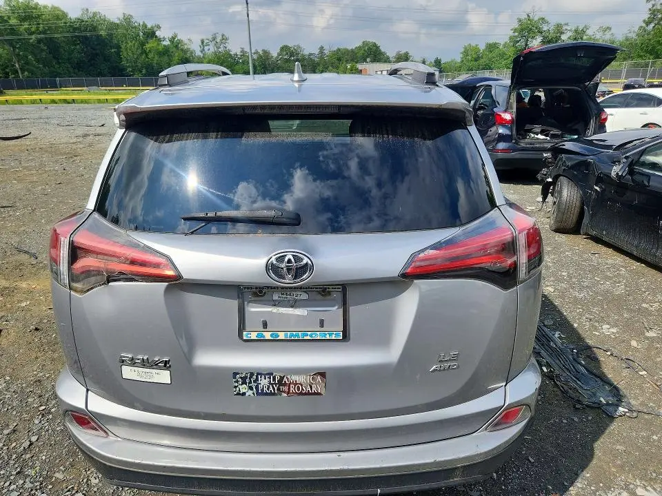 2016 TOYOTA RAV4 LE  