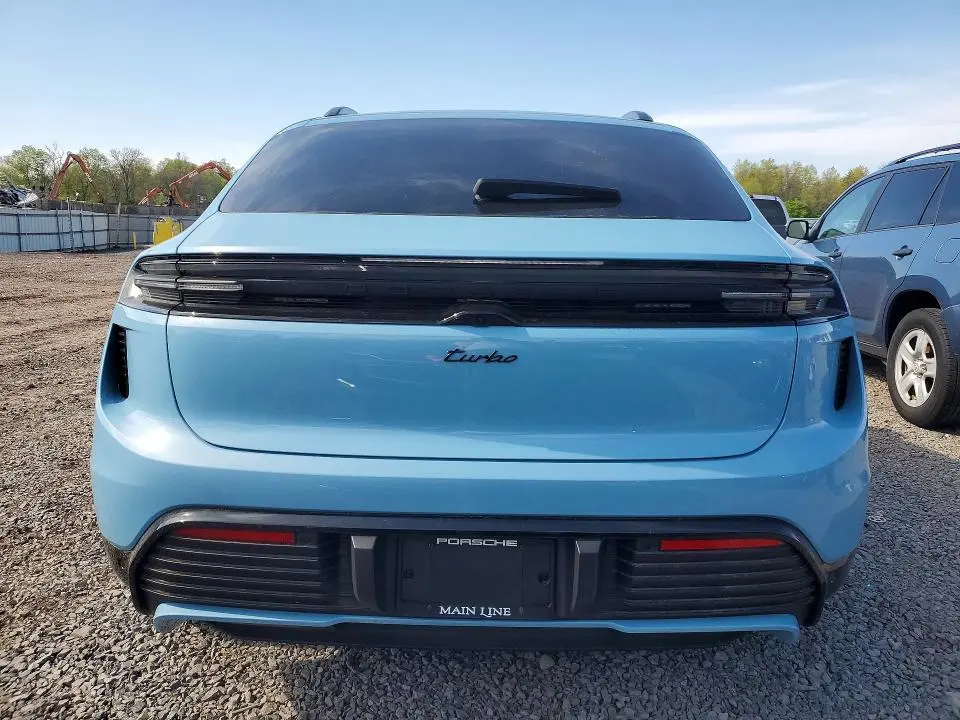 2025 PORSCHE MACAN TURBO  