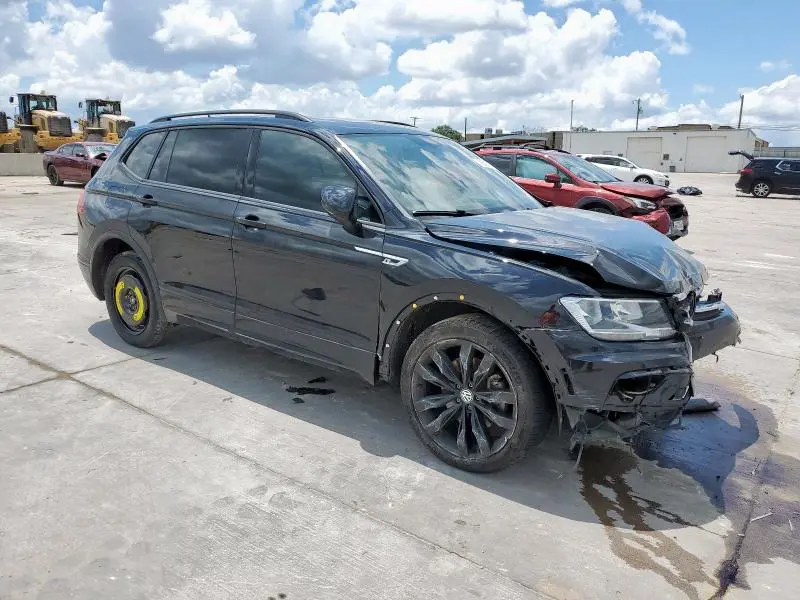 2020 VOLKSWAGEN TIGUAN SE  