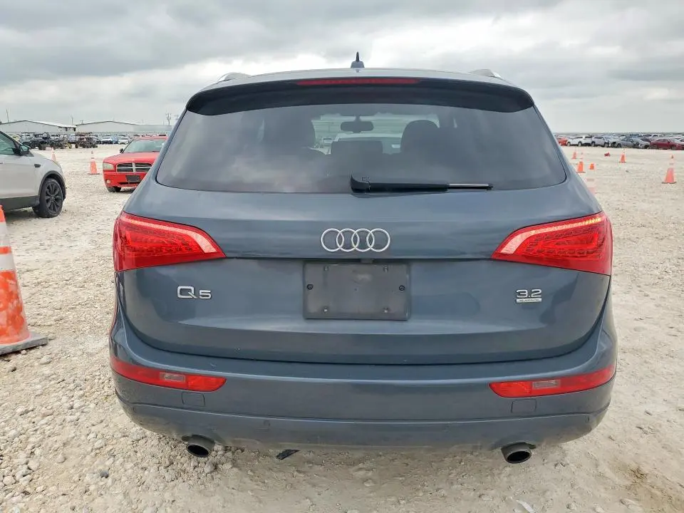 2010 AUDI Q5 PREMIUM PLUS  