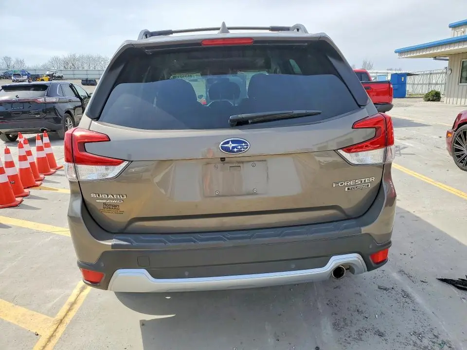 2021 SUBARU FORESTER   