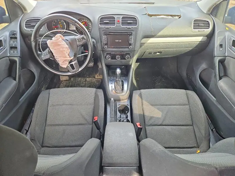 2011 VOLKSWAGEN GOLF   