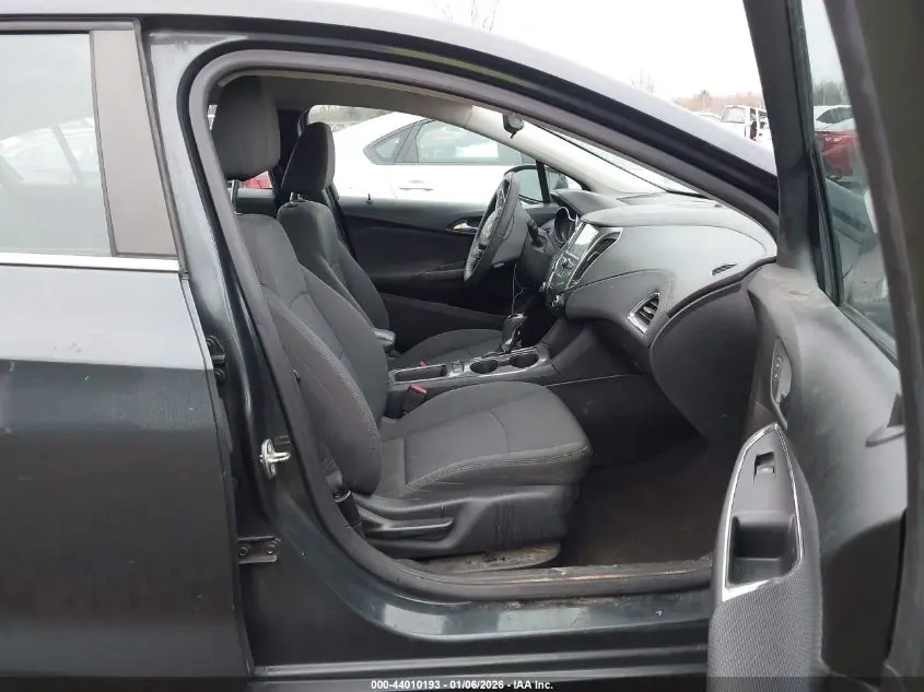 2018 CHEVROLET CRUZE LT AUTO