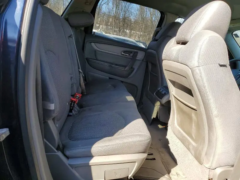 2015 CHEVROLET TRAVERSE LS  