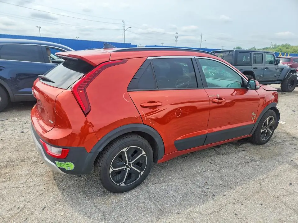 2023 KIA NIRO EX  