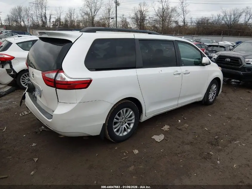 2016 TOYOTA SIENNA XLE 8 PASSENGER