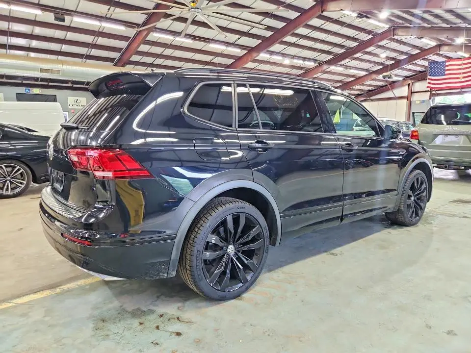 2021 VOLKSWAGEN TIGUAN SE  